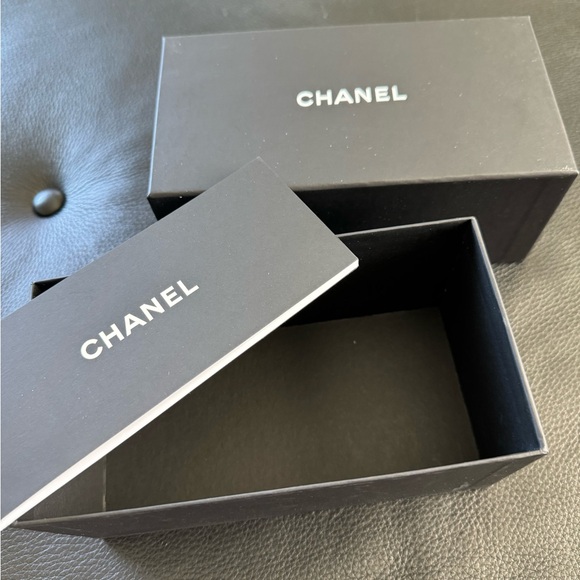 Chanel sunglasses - pink with gradient gray lenses - Picture 5 of 12